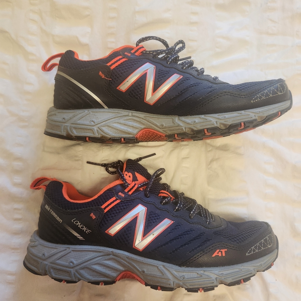 New Balance mens size 10.5